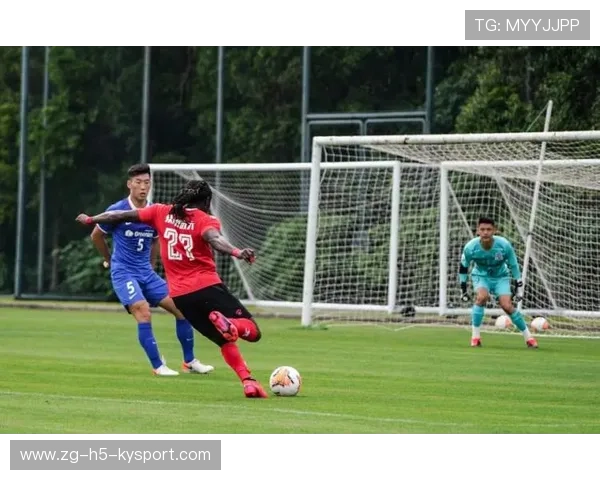 足球医疗急救服务体系在赛场全面部署,足球医疗团队